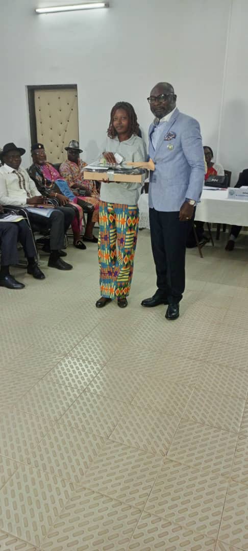 Dabou/ 2 ème édition du prix d'excellence/ 15 meilleurs élèves distingués. Ce que le ministre Essis Emmanuel réserve aux enseignants. Dabou/ 2 ème édition du prix d'excellence/ 15 meilleurs élèves distingués. Ce que le ministre Essis Emmanuel réserve aux enseignants.