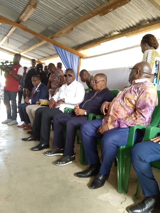 Bangolo/Décès du chef du canton Zagna/ Le ministre Amédée Kouakou apporte sa compassion au peuple Wê . Bangolo/Décès du chef du canton Zagna/ Le ministre Amédée Kouakou apporte sa compassion au peuple Wê .