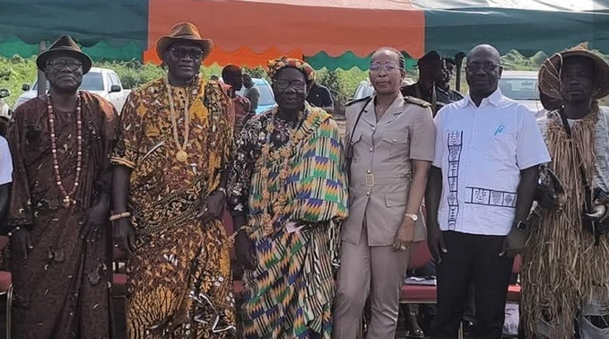 Dabou/ À la pose de la 1 ère pierre de leur complexe sportif/ Les villages d'Akradio et Vieil Aklodj reçoivent une ambulance médicalisée. Dabou/ À la pose de la 1 ère pierre de leur complexe sportif/ Les villages d'Akradio et Vieil Aklodj reçoivent une ambulance médicalisée.