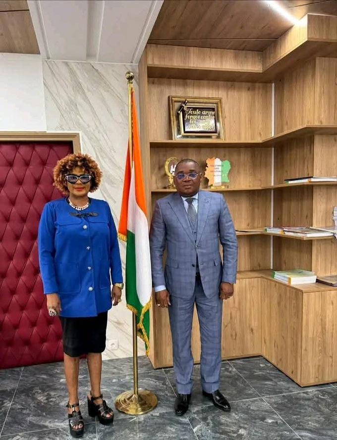 Le ministre Serey Doh et l'ex-maire de Logoualé, Jeannette Badouel préparent quelque chose pour le Rhdp dans le district autonome des montagnes. Le ministre Serey Doh et l'ex-maire de Logoualé, Jeannette Badouel préparent quelque chose pour le Rhdp dans le district autonome des montagnes.