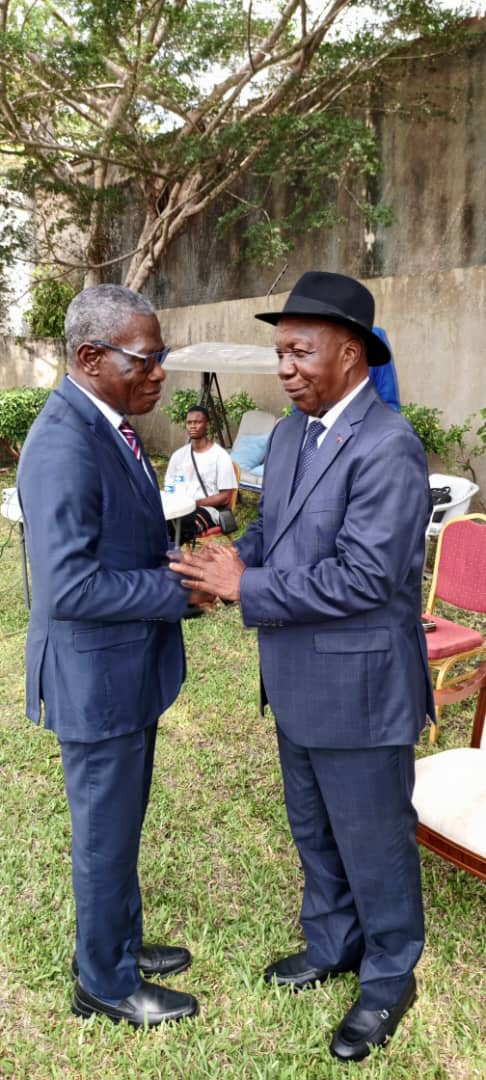 Dabou/ Le ministre-gouverneur invite ses agents à plus de rigueur et d'ardeur au travail. Dabou/ Le ministre-gouverneur invite ses agents à plus de rigueur et d'ardeur au travail.