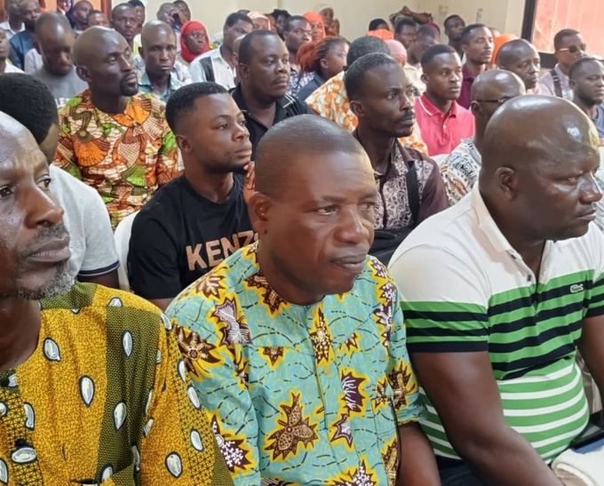 Dabou/ Pour des élections apaisées, le collectif des jeunes du Leboutou prend un engagement. Dabou/ Pour des élections apaisées, le collectif des jeunes du Leboutou prend un engagement.