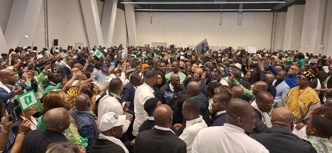 Politique/ Tidjane Thiam galvanise la diaspora ivoirienne à Paris Politique/ Tidjane Thiam galvanise la diaspora ivoirienne à Paris