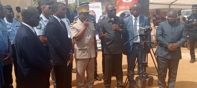 Dabou/ Le ministre Amadou Koné dote le comitélocal de sécurité routière de radars Dabou/ Le ministre Amadou Koné dote le comitélocal de sécurité routière de radars