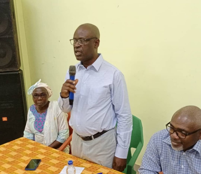 Le proviseur du lycée, M. Siriki Diarrassouba Le proviseur du lycée, M. Siriki Diarrassouba