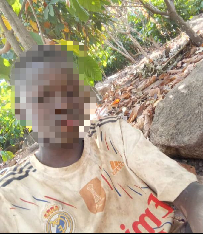 Le gamin de 15 ans, sauvagement assassiné Le gamin de 15 ans, sauvagement assassiné