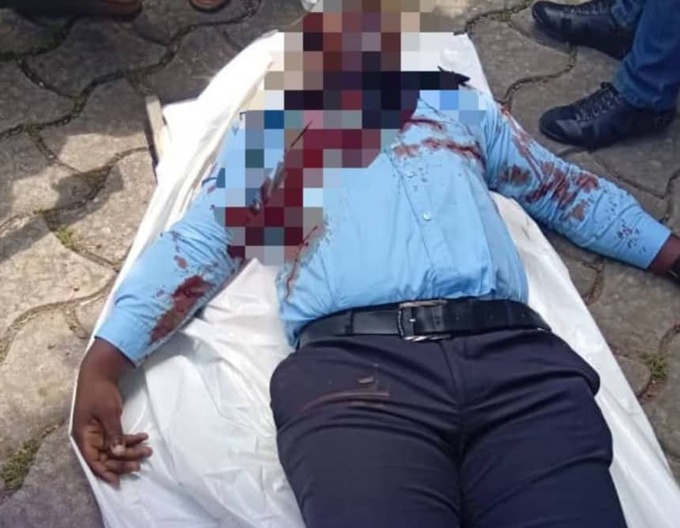 Drame à Abidjan/ Un officier de police se donne la mort en plein service. Drame à Abidjan/ Un officier de police se donne la mort en plein service.