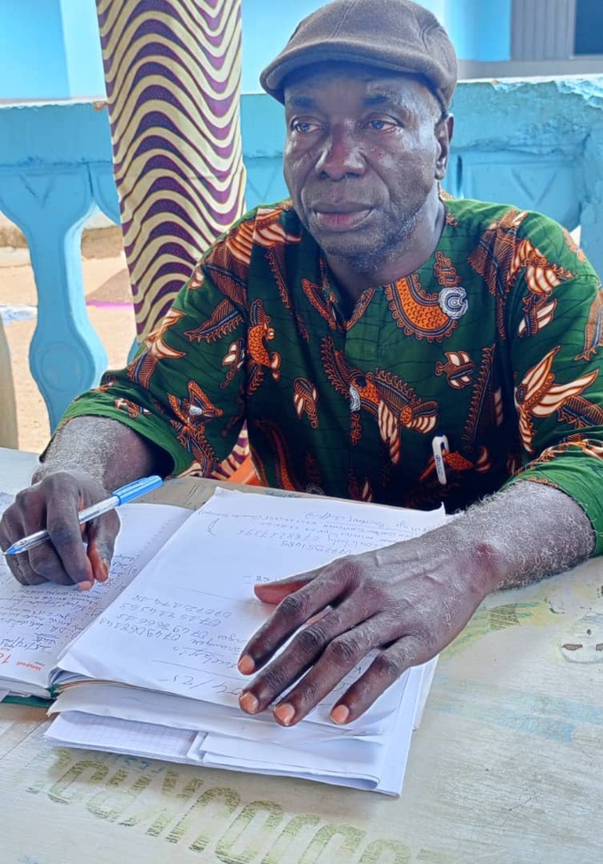 Dabou/ Mort de 12 écoliers dans la lagune à Tiaha/ Des émissaires de la ministre Koné Mariatou aux côtés des familles endeuillées. Dabou/ Mort de 12 écoliers dans la lagune à Tiaha/ Des émissaires de la ministre Koné Mariatou aux côtés des familles endeuillées.