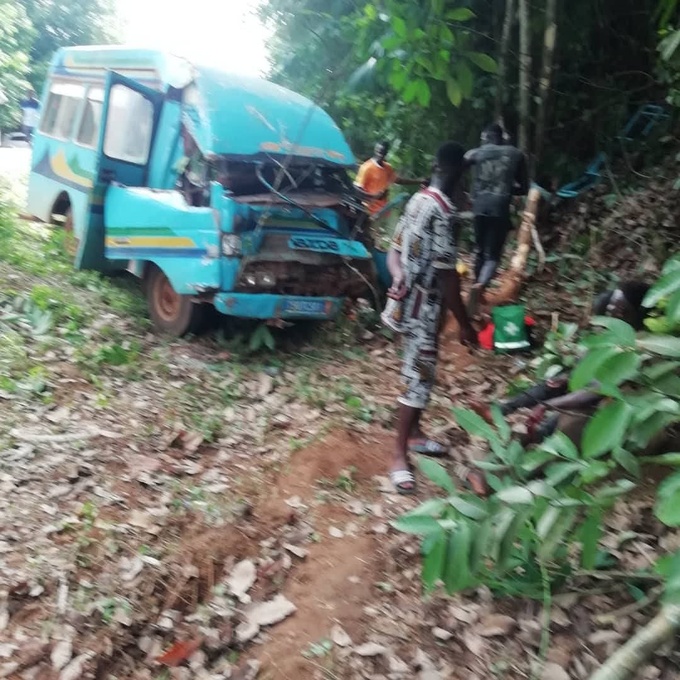 Drame/ 24 heures après l'enterrement des 12 enfants noyés, le village de Tiaha frappé par un autre malheur. Un mort et plusieurs blessés dans un accident Drame/ 24 heures après l'enterrement des 12 enfants noyés, le village de Tiaha frappé par un autre malheur. Un mort et plusieurs blessés dans un accident