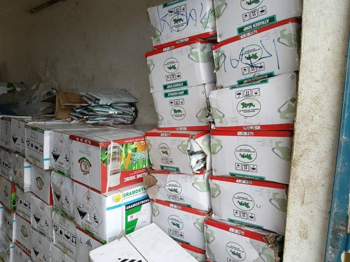 Sécurité Maritime/ 6 tonnes de marchandises prohibées et contrefaites saisies en pleine lagune à Adiaké Sécurité Maritime/ 6 tonnes de marchandises prohibées et contrefaites saisies en pleine lagune à Adiaké