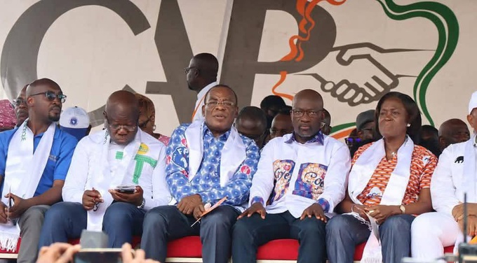 Côte d’ivoire – meeting de la CAP-CI : A l’espace figayo, l’opposition sonne l’alarme d’une démocratie en danger. Côte d’ivoire – meeting de la CAP-CI : A l’espace figayo, l’opposition sonne l’alarme d’une démocratie en danger.