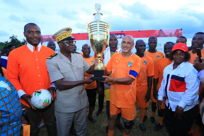 Fresco/ Les anciennes gloires Youssouf Fofana, Aka Kouamé, Ben Salah, Beugré Yago... illuminent le Zokpa festival Fresco/ Les anciennes gloires Youssouf Fofana, Aka Kouamé, Ben Salah, Beugré Yago... illuminent le Zokpa festival