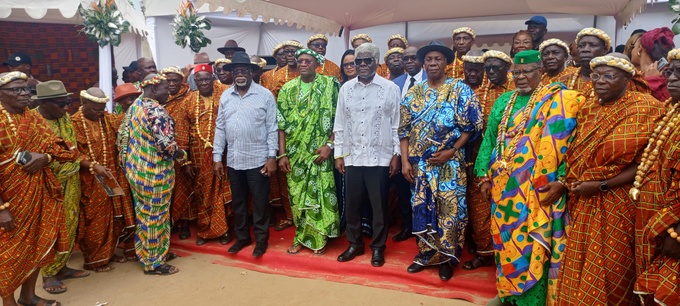 Akradio rend hommage au chef de l'Etat/ Beugré Mambé: "Le Léboutou va découvrir la magie d'Alassane Ouattara" Akradio rend hommage au chef de l'Etat/ Beugré Mambé: "Le Léboutou va découvrir la magie d'Alassane Ouattara"