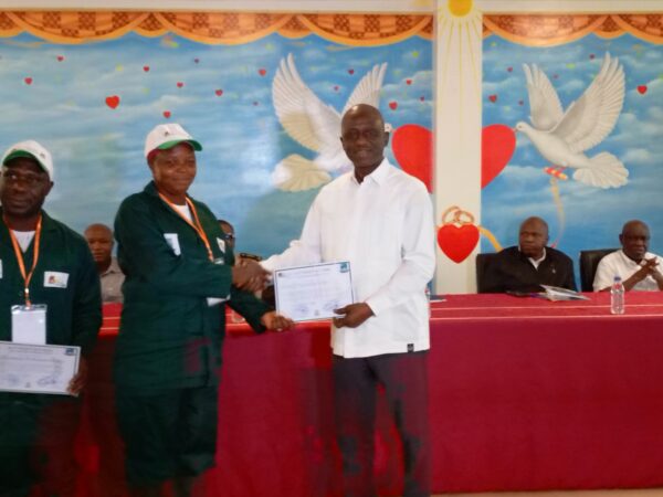 Grand-Lahou/ Insertion des jeunes et lutte contre la désertification/ Abidjan Legacy Program met 60 jeunes en mission Grand-Lahou/ Insertion des jeunes et lutte contre la désertification/ Abidjan Legacy Program met 60 jeunes en mission