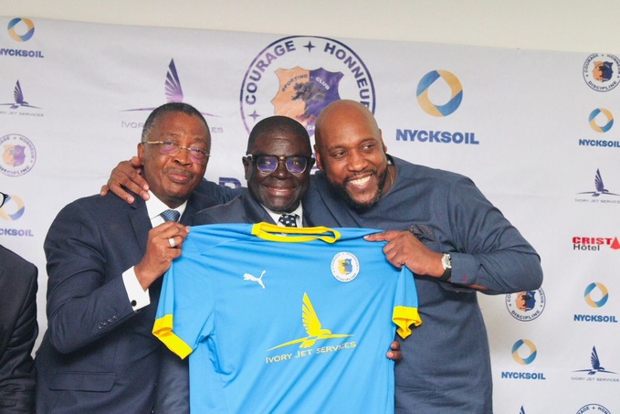 Tommy Nyckoss Tayoro à la rencontre de sa diaspora bleue et or Tommy Nyckoss Tayoro à la rencontre de sa diaspora bleue et or