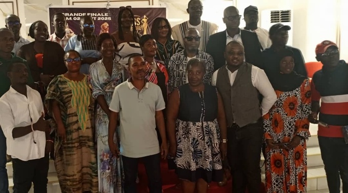 Finale du concours Miss Tabbooret Royal, 3 ème édition/ La promotrice Christiane Mahilé annonce de bonnes nouvelles aux candidates Finale du concours Miss Tabbooret Royal, 3 ème édition/ La promotrice Christiane Mahilé annonce de bonnes nouvelles aux candidates