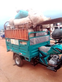 Derrière les paillettes du Djaka festival, le défi des déchets Derrière les paillettes du Djaka festival, le défi des déchets