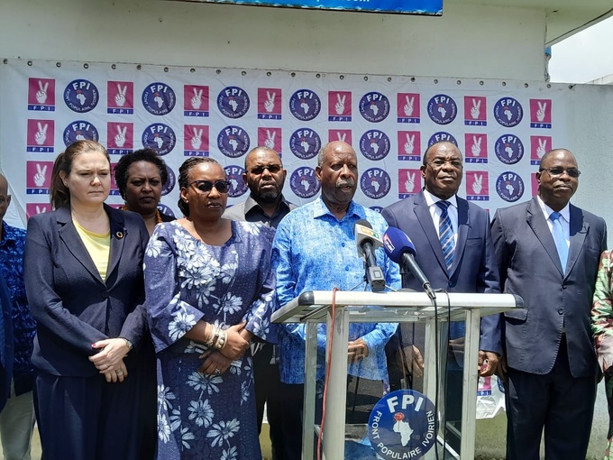 Affi N'Guessan reçoit le représentant spécial du Secrétaire général des Nations Unies Affi N'Guessan reçoit le représentant spécial du Secrétaire général des Nations Unies