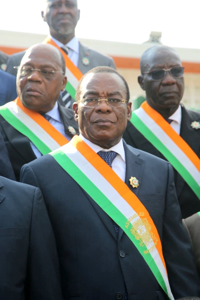 Déclaration solennelle des députés de l’opposition : boycott de la rentrée parlementaire pour dénoncer un « processus électoral verrouillé » Déclaration solennelle des députés de l’opposition : boycott de la rentrée parlementaire pour dénoncer un « processus électoral verrouillé »