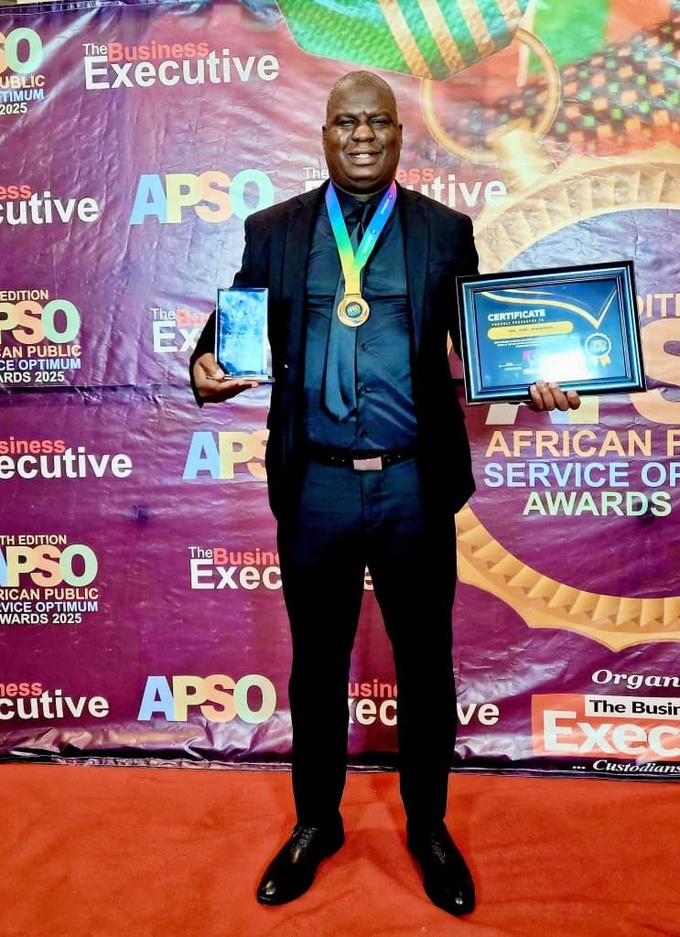 Joël Nianzou, prix international du numérique Africain Joël Nianzou, prix international du numérique Africain