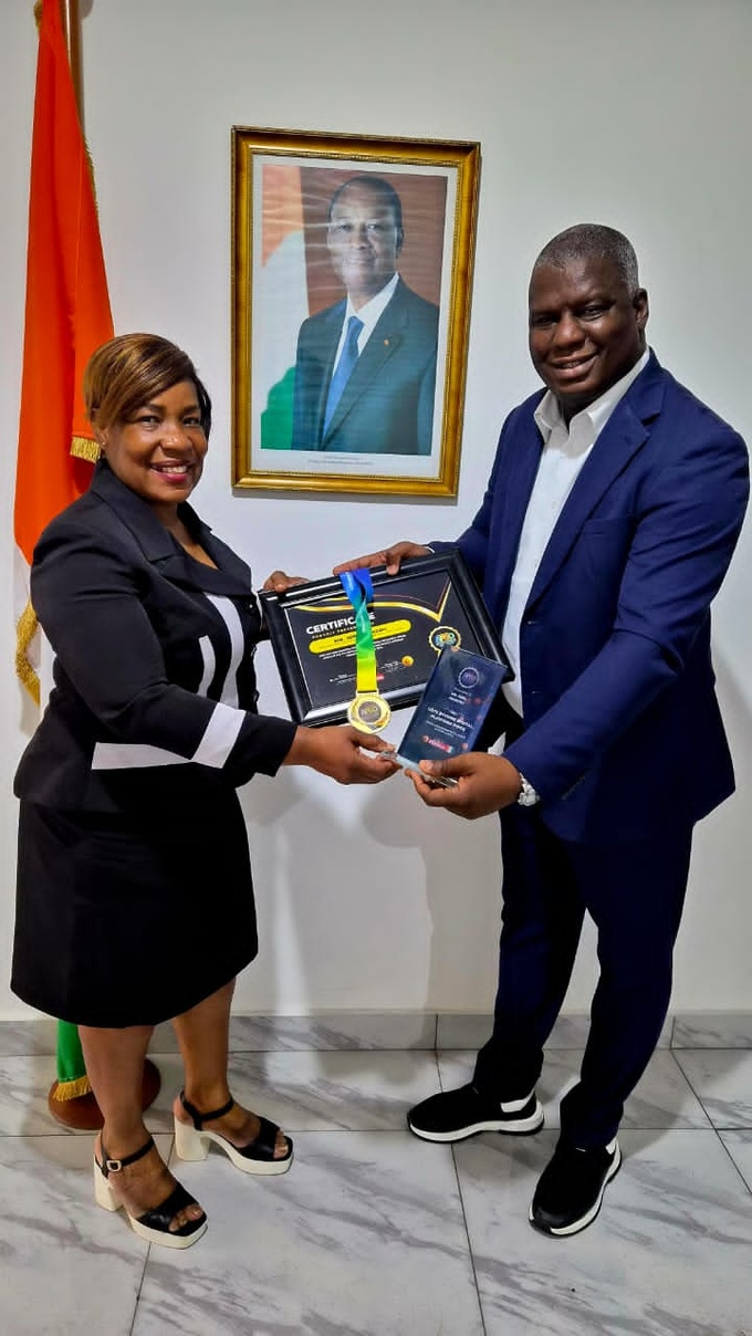 Presse numérique/ Joël Nianzou ( Pdt de la Pnci)  décroche le prix d'excellence continental " Digital leadership Excellence Across Africa "