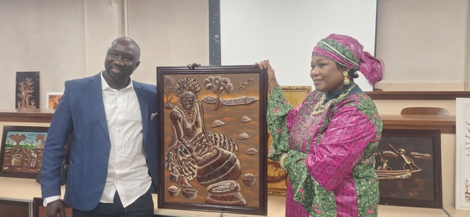 Paris/ Bintou Sora : Une marraine engagée, entre émotion, solidarité et promotion de l’art africain