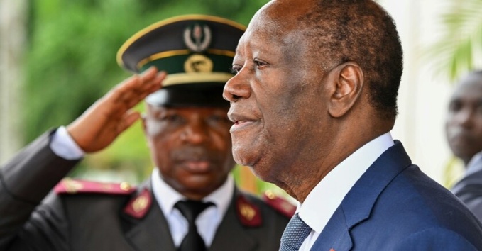 Cérémonie officielle au Palais présidentiel d’Abidjan, lors d’une investiture d’État. Cérémonie officielle au Palais présidentiel d’Abidjan, lors d’une investiture d’État.