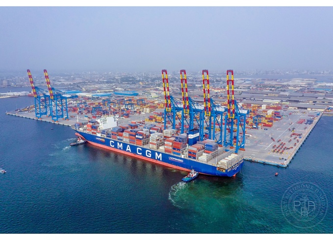 Port à conteneurs africain — CMA CGM a inauguré le 23 avril 2026 son bureau régional Afrique à l'Ivoire Trade Center d'Abidjan, faisant de la capitale économique ivoirienne la tête de pont du géant maritime sur l'ensemble du continent.
