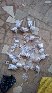 Duekoué/ Pourchassés par la police deux dealers abandonnent 50 kg de drogue dans les broussailles Duekoué/ Pourchassés par la police deux dealers abandonnent 50 kg de drogue dans les broussailles