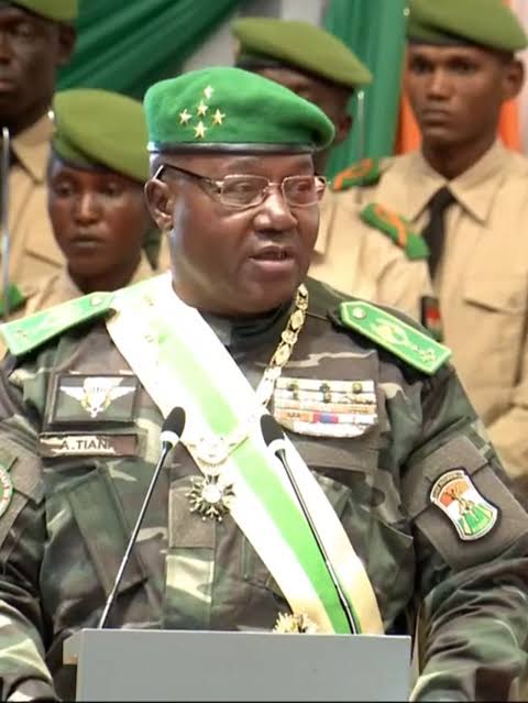 Selon des sources, des véhicules blindés et plusieurs détachements militaires en renfort  se sont déportés sur les différents lieux pour tenter de repousser l'ennemi. Des mouvements qui déNiger/Le régime Tiani essuie 3 tentatives de putshs en 8 mois.