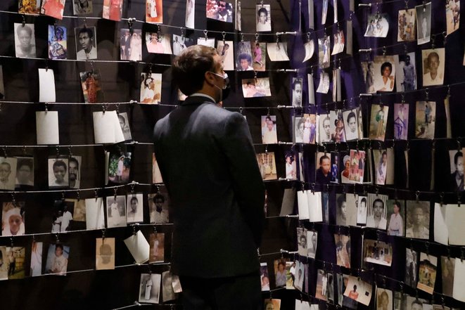 Emmanuel Macron, jeudi 27 mai, au Mémorial du génocide des Tutsis, à Kigali (Rwanda). © Ludovic MARIN / AFP