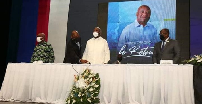 L'ex president Laurent Gbagbo lors du comite central extraordinaire au palais de la culture de Treichville