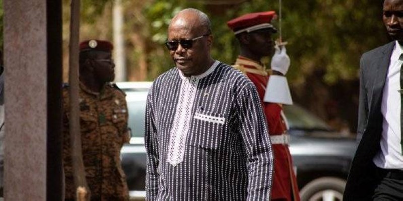 Le président burkinabé traverse une zone du turbulence.