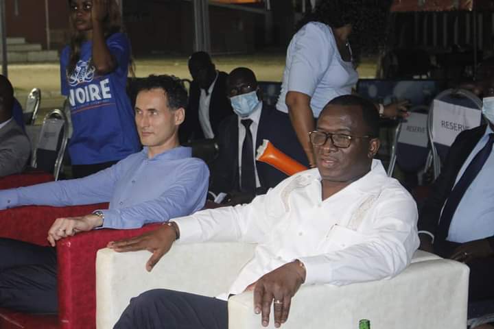 Village CAN du Palais des Sports de Treichville / Le Ministre Paulin Claude DANHO aux côtés du représentant de l'Afrique de l'ouest. . Village CAN du Palais des Sports de Treichville / Le Ministre Paulin Claude DANHO aux côtés du représentant de l'Afrique de l'ouest. .