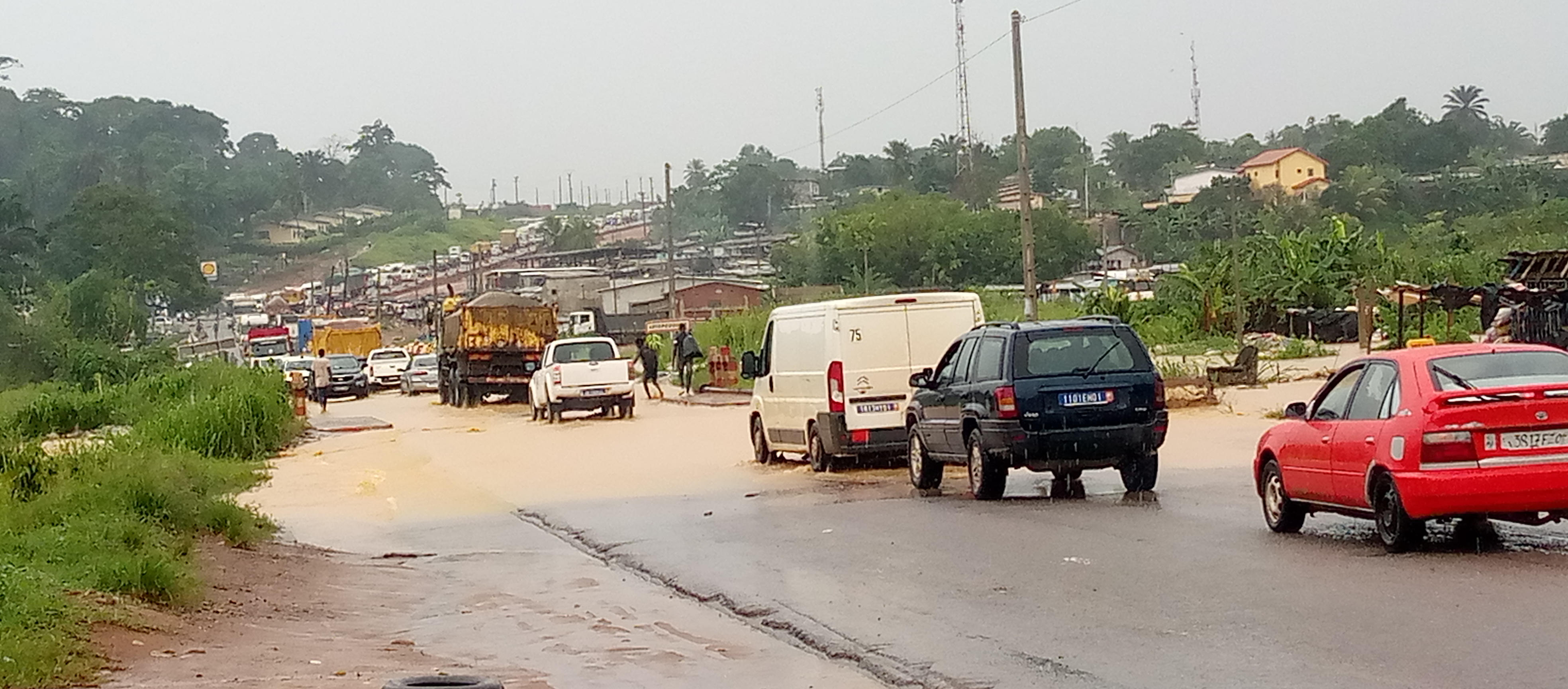 La ville d'Abidjan sous les eaux/ Plusieurs morts