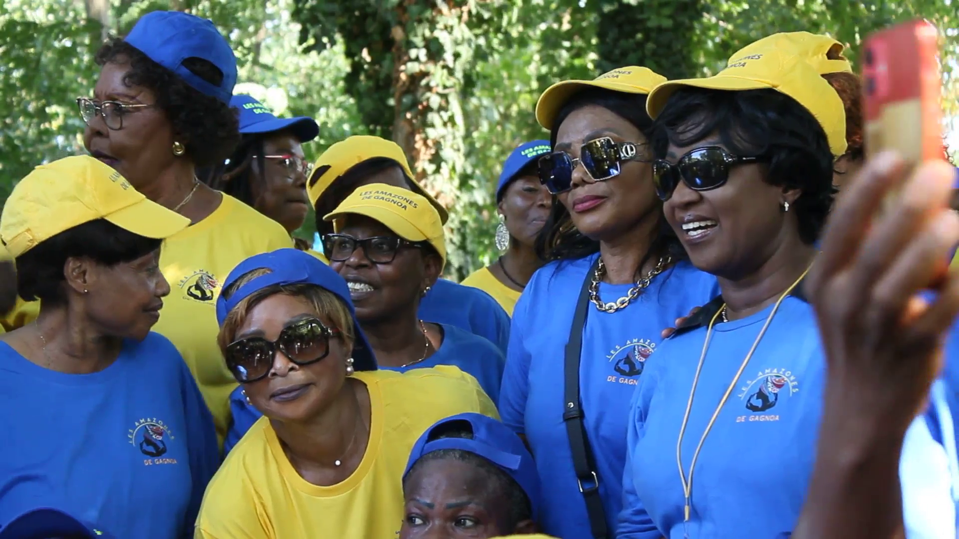 Brigitte Kuyo et les membres de son bureau des Amazones de Gagnoa