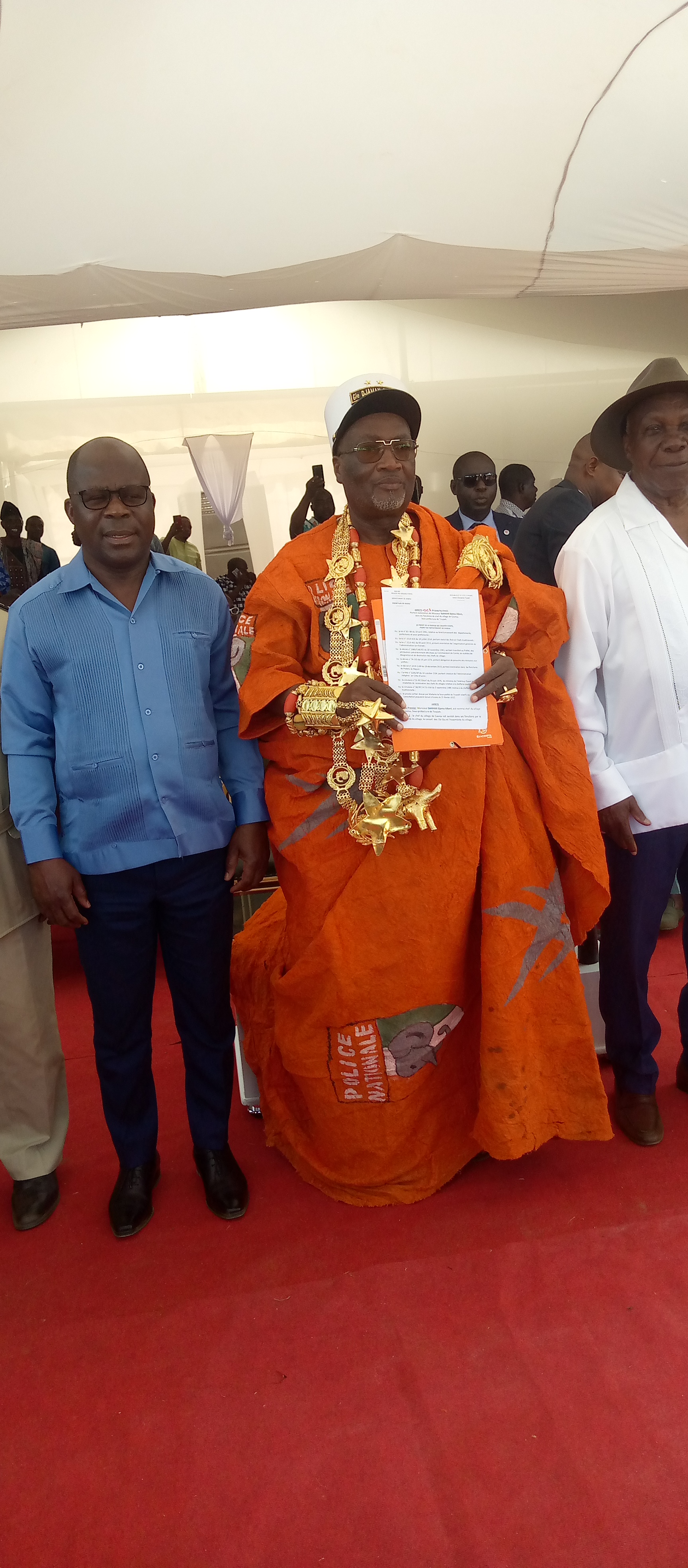 Le nouveau chef Djaman Djama félicité par le ministre Dimba Pierre Le nouveau chef Djaman Djama félicité par le ministre Dimba Pierre