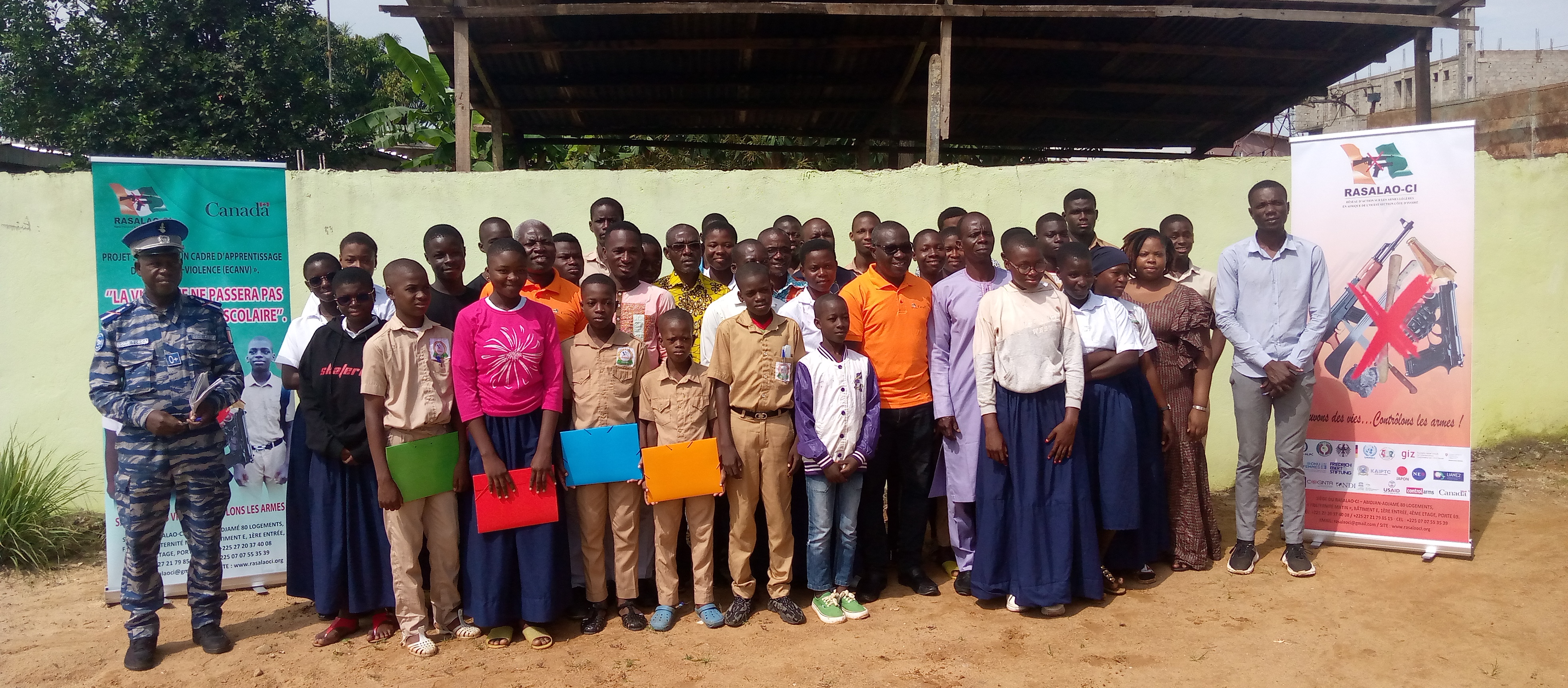 Élèves, parents d'élèves et enseignants étaient à l'école de la'on violence en milieu scolaire Élèves, parents d'élèves et enseignants étaient à l'école de la'on violence en milieu scolaire