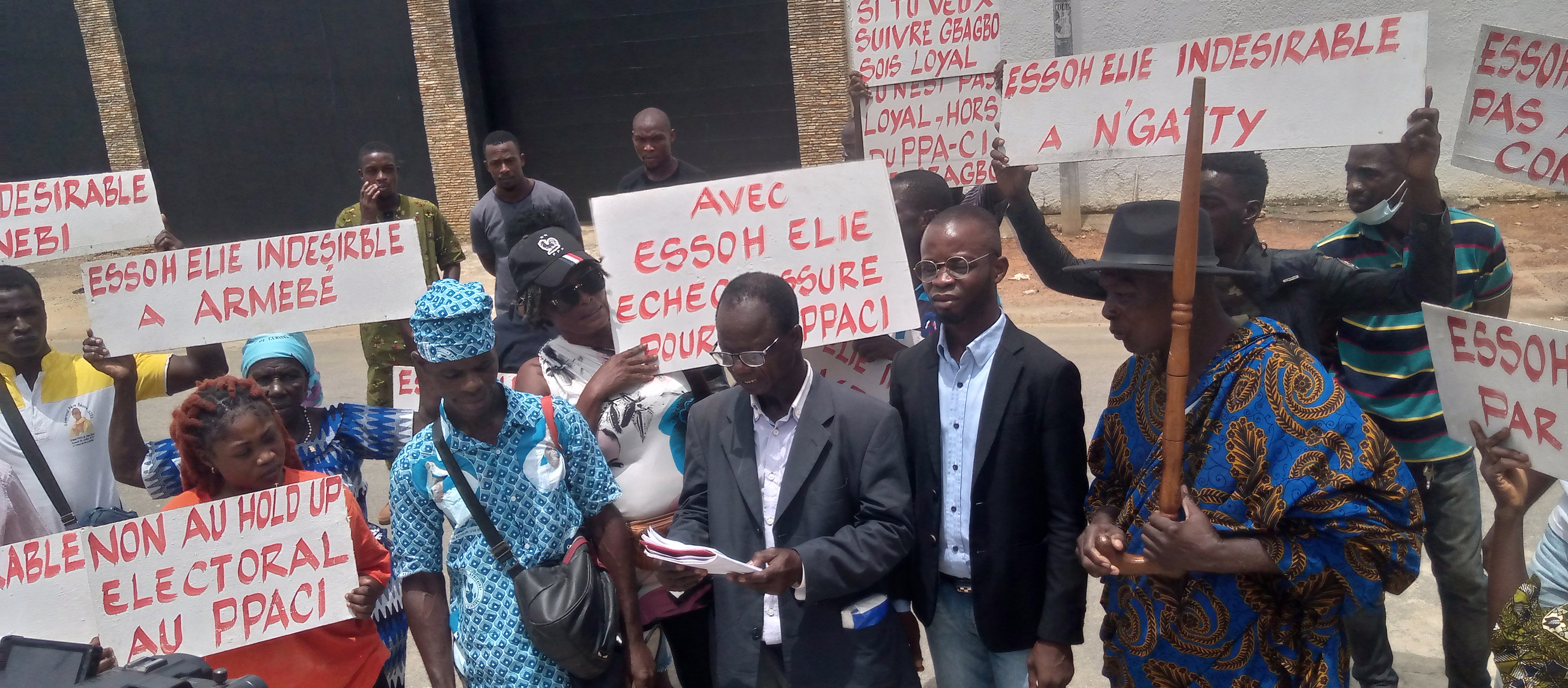 M. Atchory a lu la motion de protestation contre le candidat Essoh Élie