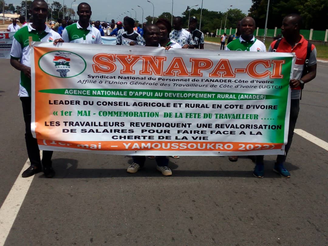 Anader/ Les agents mécontents menacent d'entrer en grève. Leur appel au ministre d'État Kobenan Adjoumani Anader/ Les agents mécontents menacent d'entrer en grève. Leur appel au ministre d'État Kobenan Adjoumani