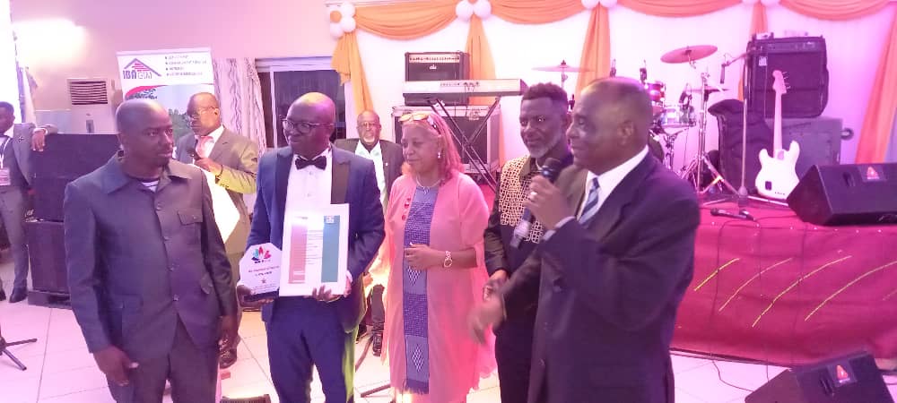 Célébration des acteurs de développement à la nuit des étoiles à Dabou/ Le promoteur change tout Célébration des acteurs de développement à la nuit des étoiles à Dabou/ Le promoteur change tout