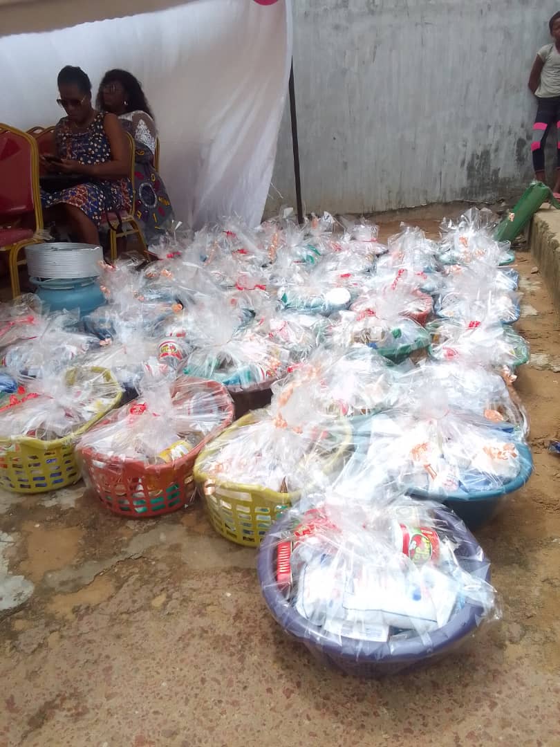 Quelques uns des cadeaux offerts aux mamans Quelques uns des cadeaux offerts aux mamans