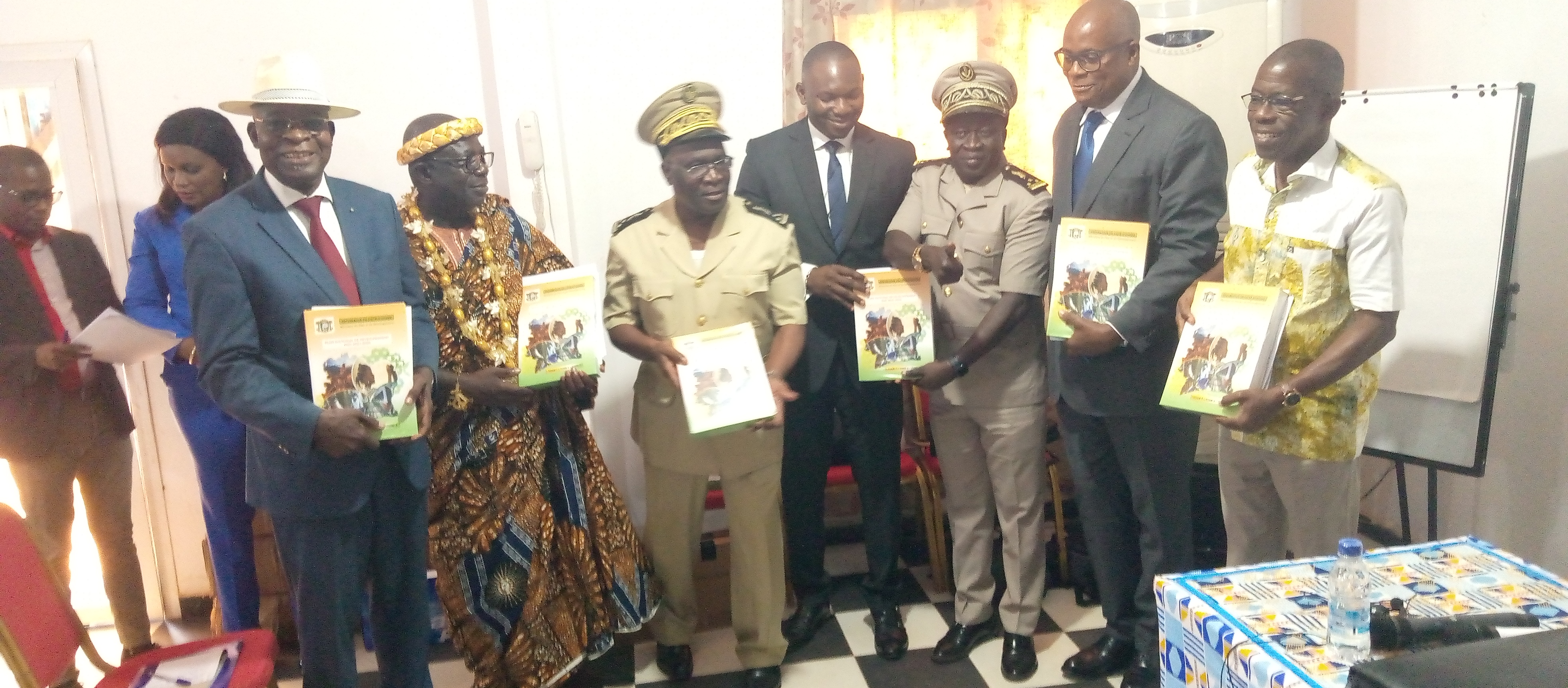 Le corps préfectoral ainsi que le conseil régional ont reçu leurs documents Le corps préfectoral ainsi que le conseil régional ont reçu leurs documents