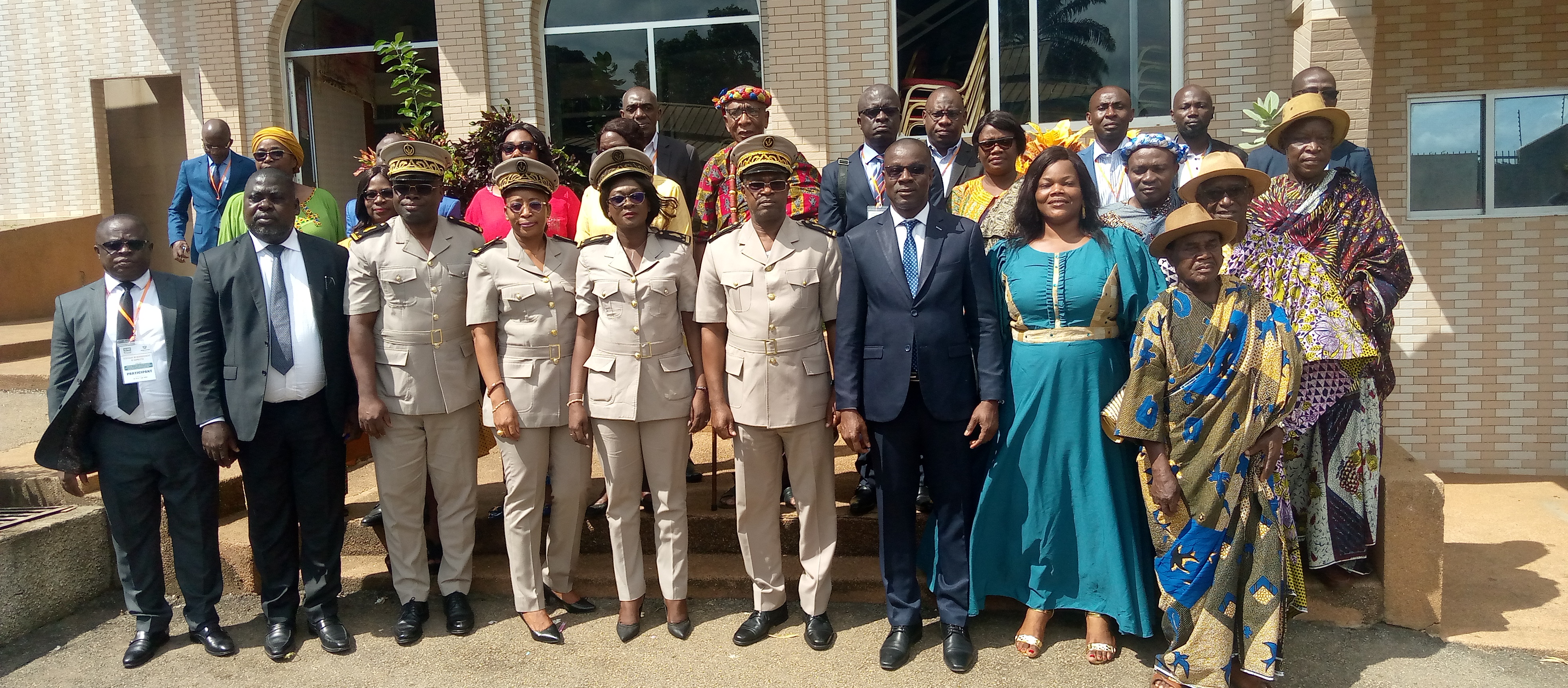 La photo de famille à l'issue de la cérémonie d'ouverture La photo de famille à l'issue de la cérémonie d'ouverture