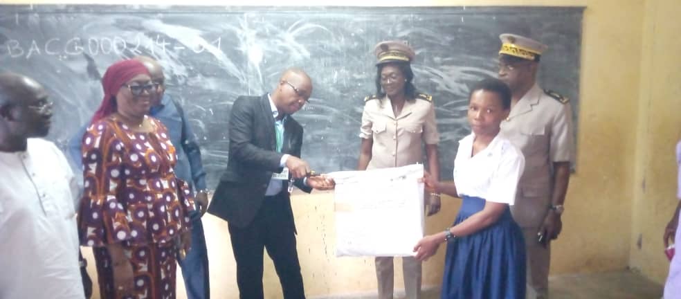 La vérification des épreuves sous le regard de la SG de préfecture de Dabou La vérification des épreuves sous le regard de la SG de préfecture de Dabou