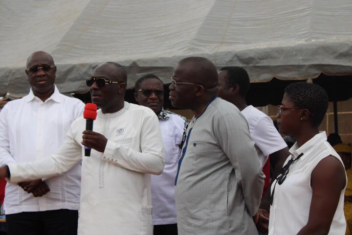 M. Aka Georges ( au micro), Pdt du festival, a situé les enjeux économiques de Yéh Da N'Goha M. Aka Georges ( au micro), Pdt du festival, a situé les enjeux économiques de Yéh Da N'Goha