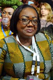 La ministre d'État, ministre de la fonction publique et de la modernisation de l'administration, Anne Désirée Ouloto La ministre d'État, ministre de la fonction publique et de la modernisation de l'administration, Anne Désirée Ouloto