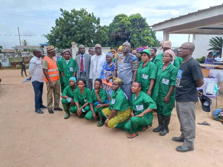 Salubrité/ Pour son lancement, le projet Thimo finance 35 jeunes à Zuénoula Salubrité/ Pour son lancement, le projet Thimo finance 35 jeunes à Zuénoula