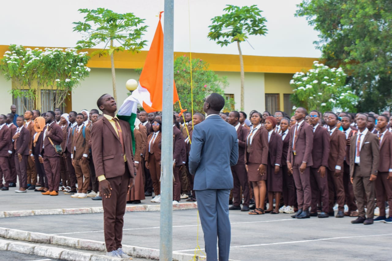 L'Université polytechnique de Man célèbre l’excellence .