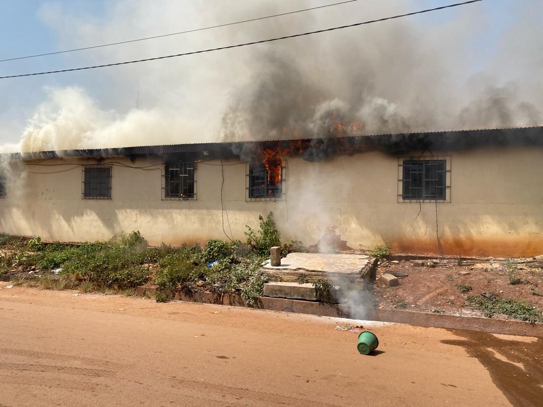 Le feu a ravagé plusieurs bâtiments du quartier Plateau Le feu a ravagé plusieurs bâtiments du quartier Plateau